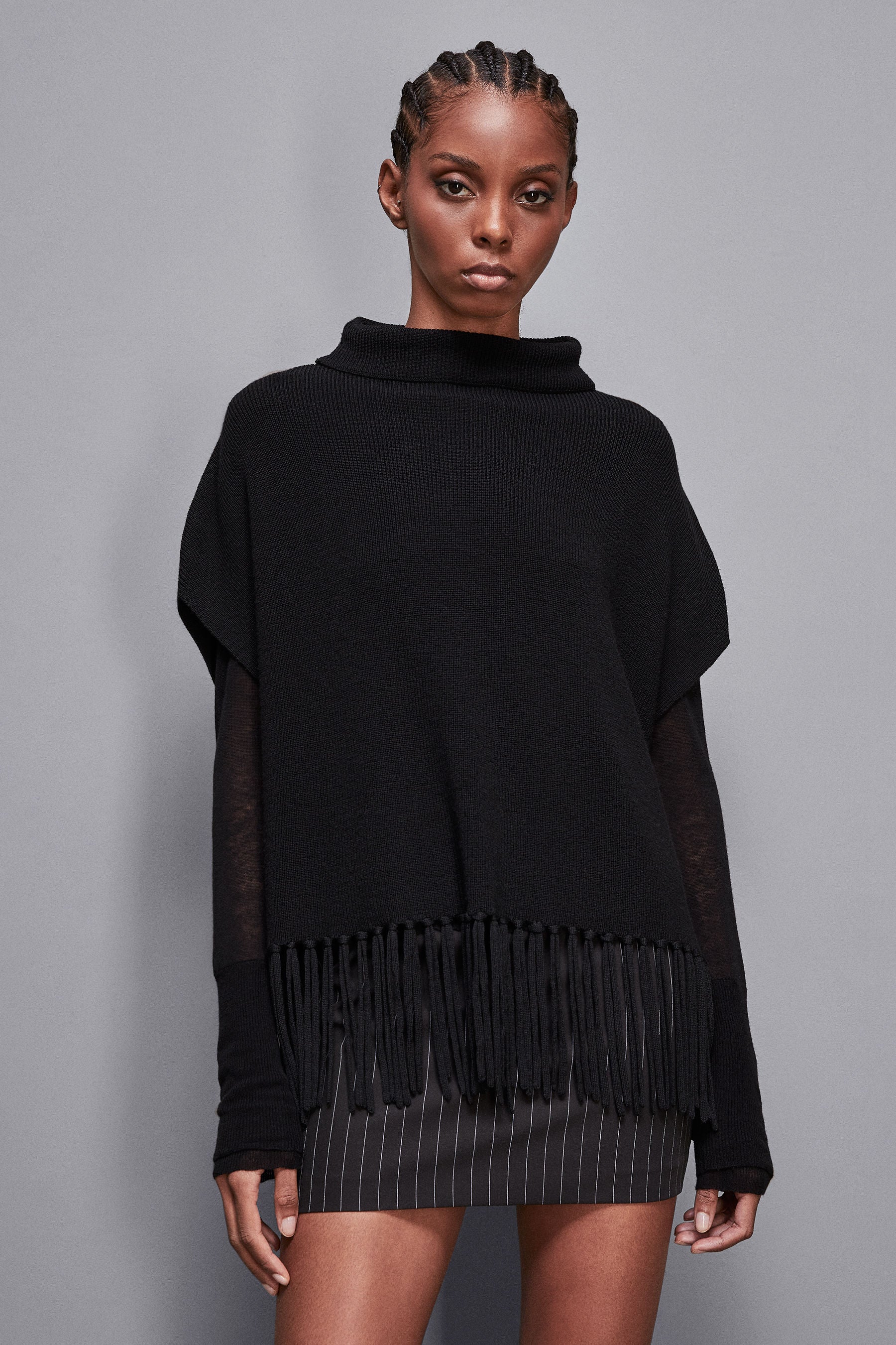 Poncho con Frange in Lana Organica Nero