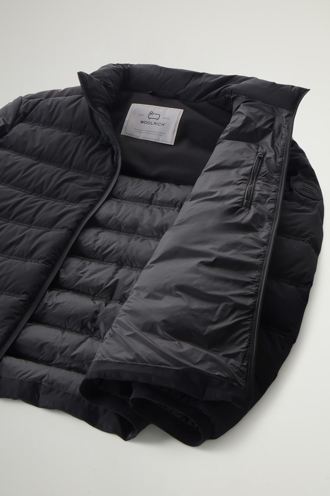 Piumino in Nylon Elasticizzato / Nero - Ideal Moda